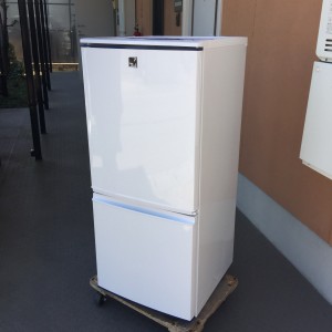 2015年式シャープ冷蔵庫